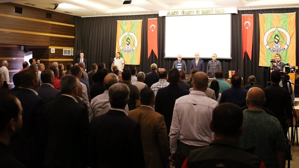 Alanyaspor’da seçimsiz olağanüstü genel kurul yapıldı
