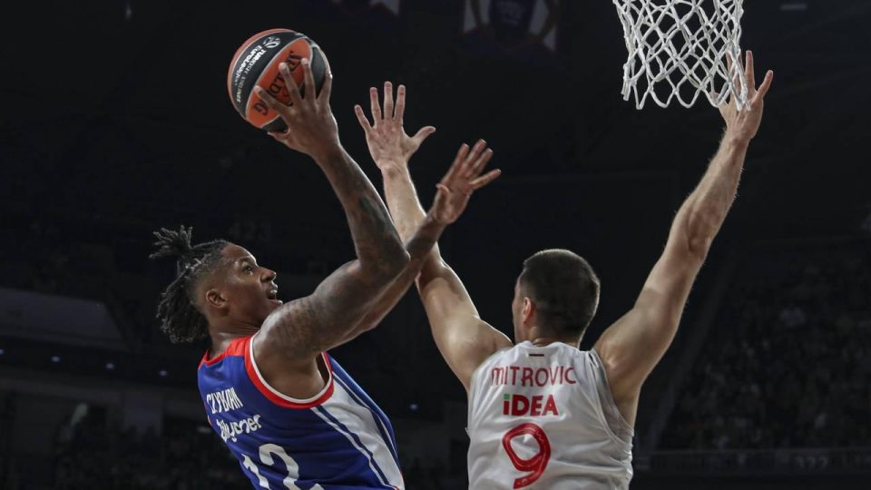 Anadolu Efes Olympiakos’u konuk edecek