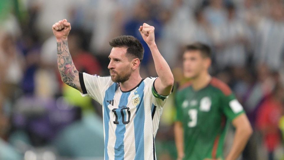 Arjantin ilk galibiyetini aldı