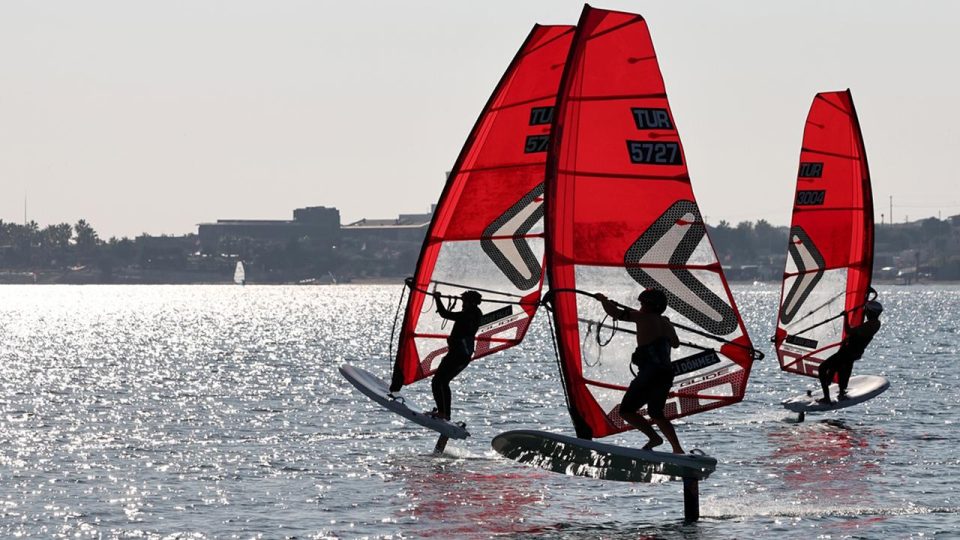 Çeşme’de Çocuklar ve Gençler Rüzgar Sörfü Dünya Kupası heyecanı yaşanacak