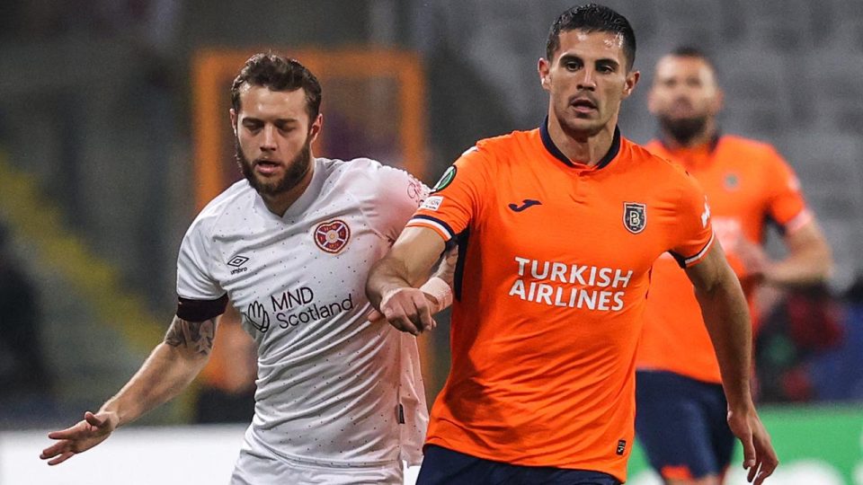 Emre Belözoğlu’ndan 4 değişiklik