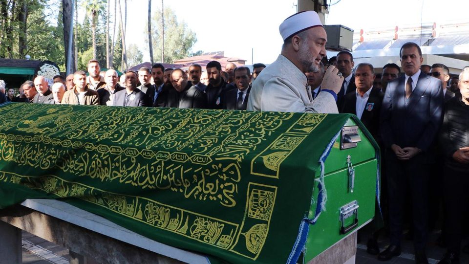 Fatih Terim’in annesi Nuriye Terim, Adana’da toprağa verildi