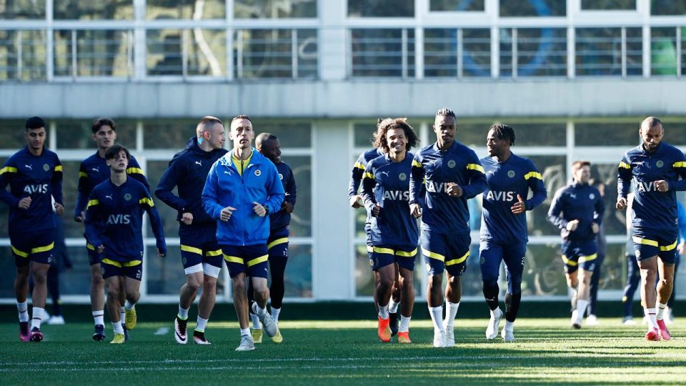 Fenerbahçe’nin Dinamo Kiev maçı kamp kadrosu belli oldu