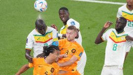 Hollanda, Senegal’i iki golle devirdi