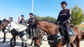 Katar’da görev yapan Türk polislerine yoğun ilgi