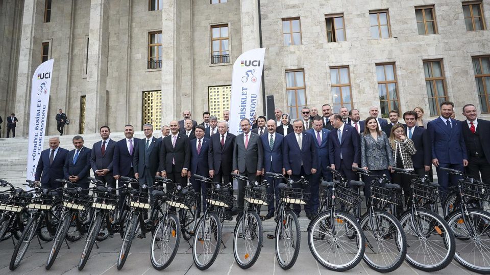 TBMM’de bisikletli günler