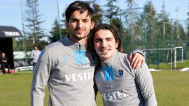 Trabzonspor’da Abdülkadir Ömür ve Hüseyin Türkmen’in sözleşmesi uzatıldı